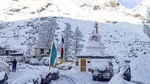मौसम: जम्मू-कश्मीर, उत्तराखंड, हिमाचल में बर्फबारी की वापसी; सड़कें बंद, ऑरेंज अलर्ट जारी